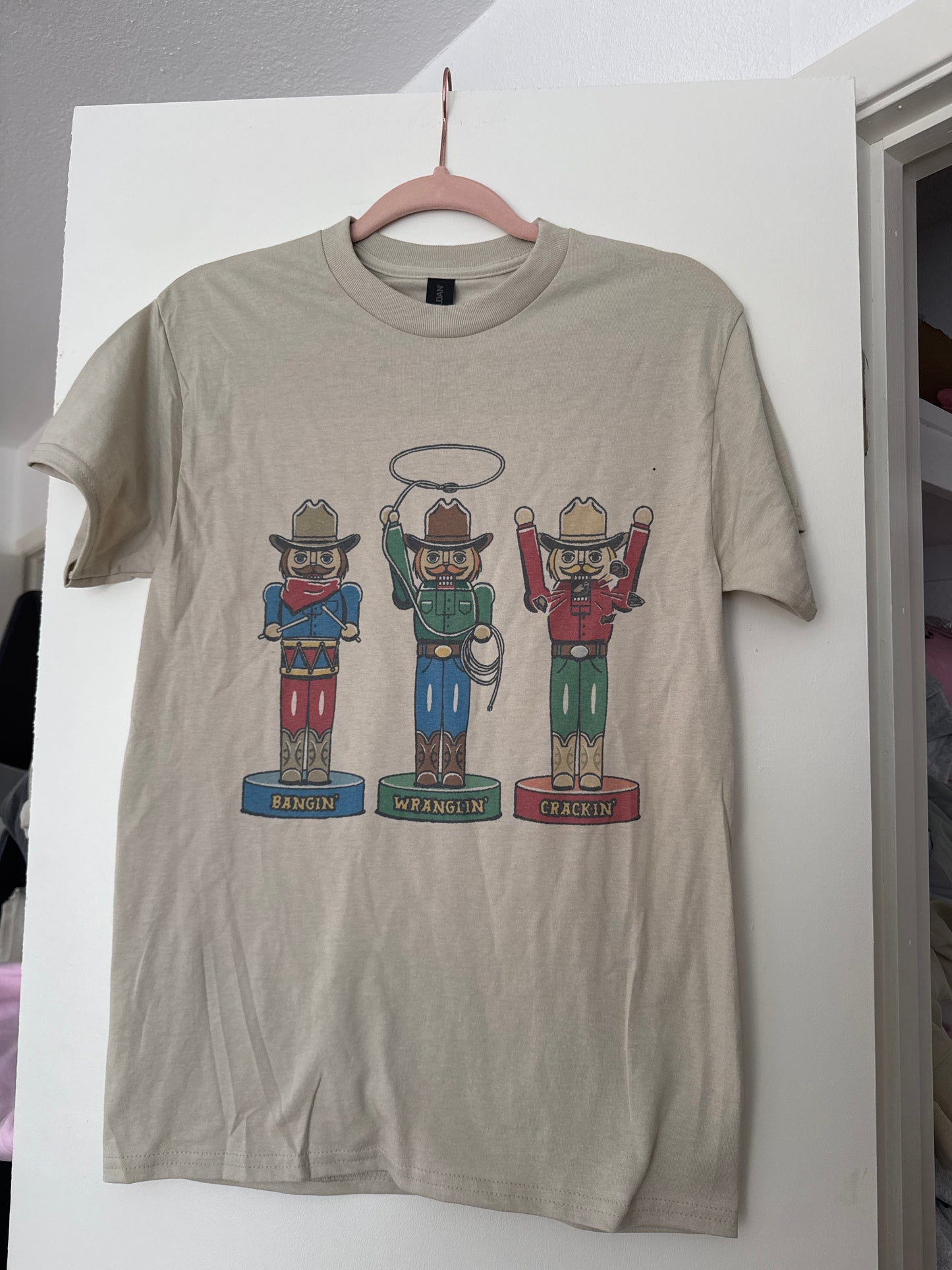 NUTCRACKERS small tee