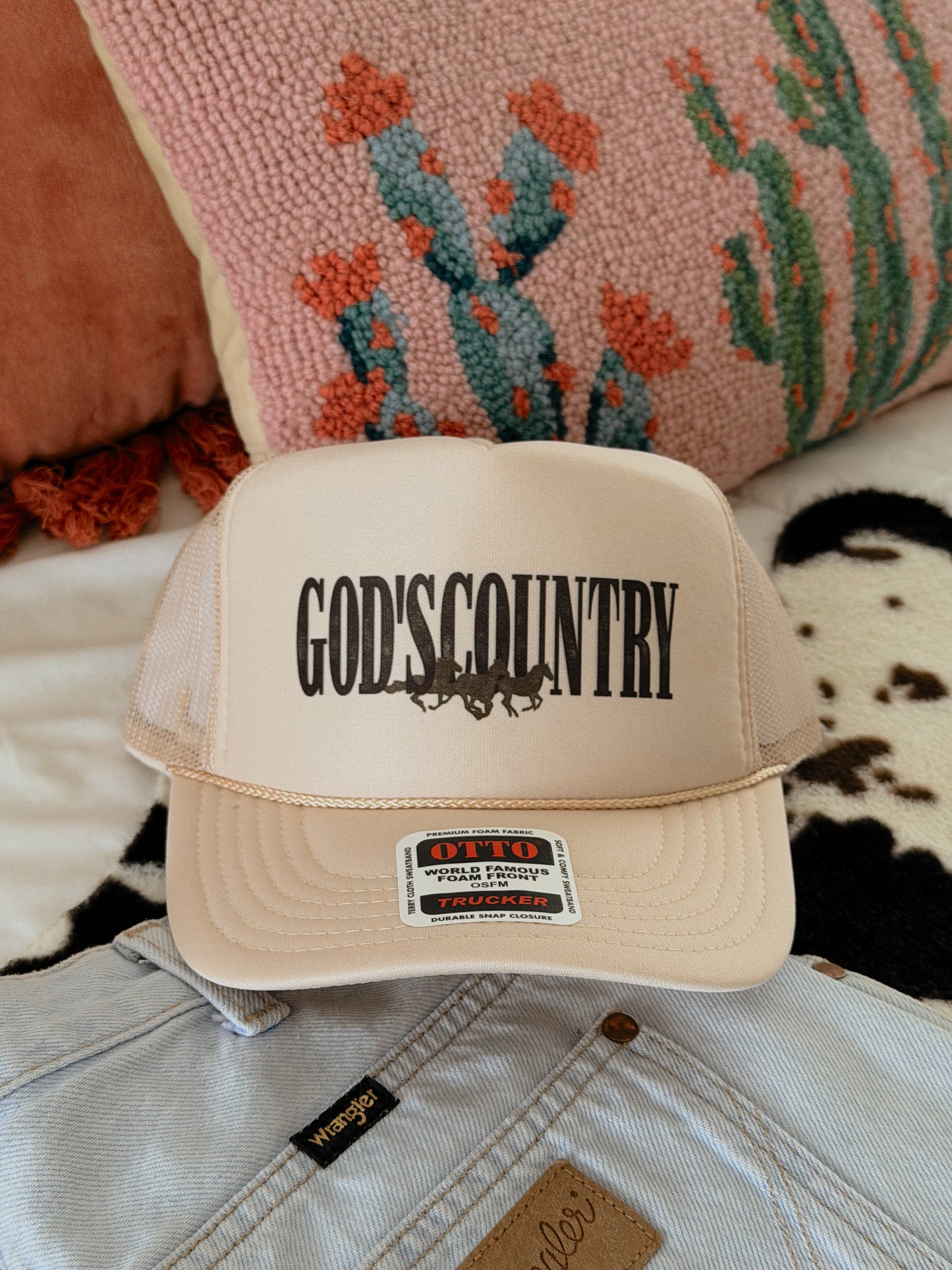GODS COUNTRY HORSE TRUCKER HAT