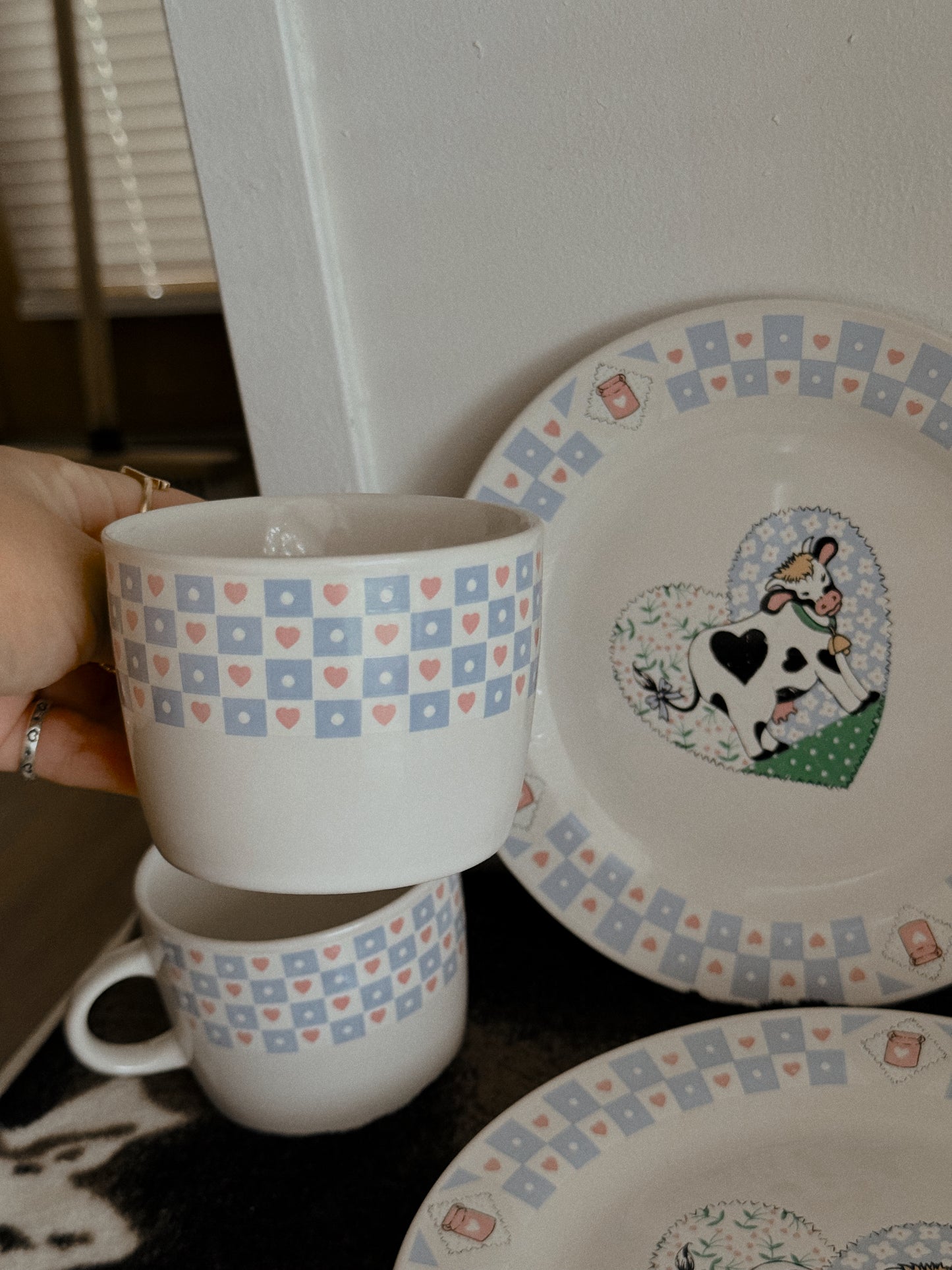 VINTAGE COW GLASS SET