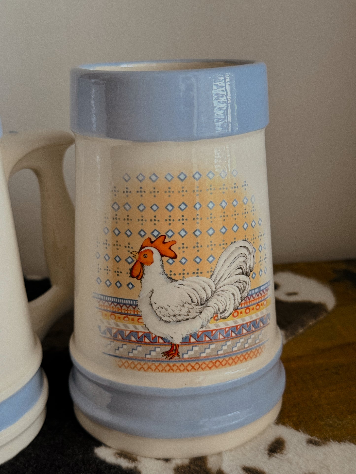 VINTAGE CERAMIC LARGE MUGS