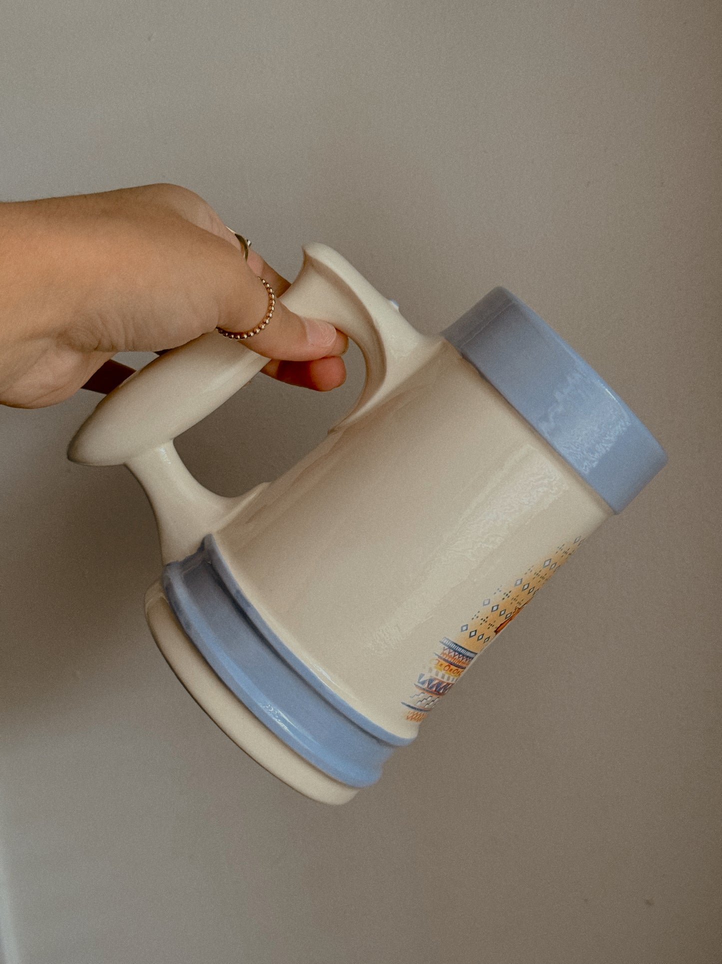 VINTAGE CERAMIC LARGE MUGS