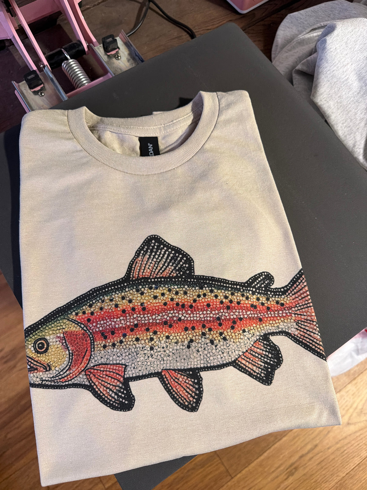 FISH TEE MEDIUM