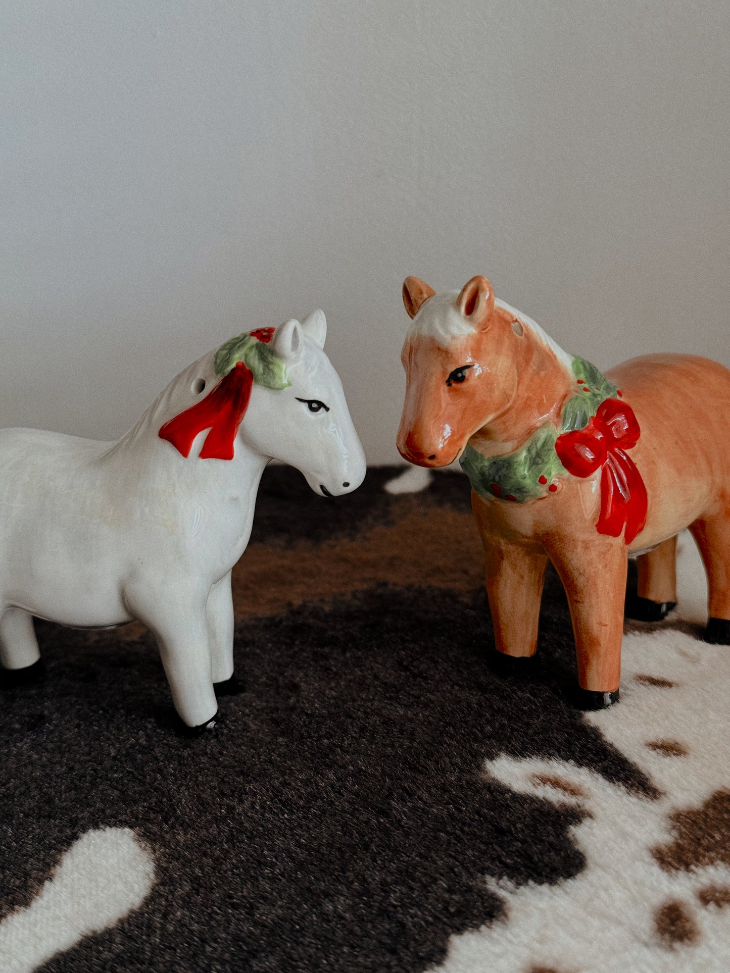 XMAS HORSE S&P SHAKERS