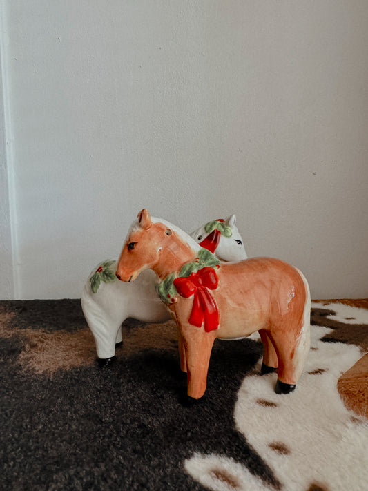 XMAS HORSE S&P SHAKERS