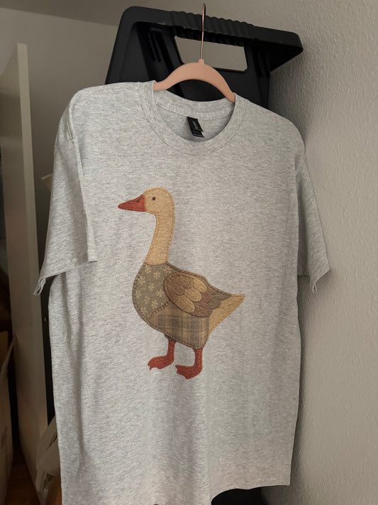 GOOSE TEE SIZE LARGE