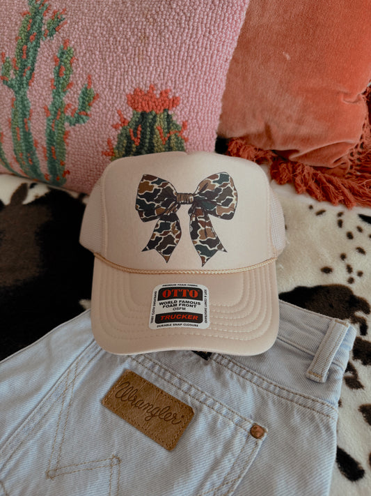 CAMO GIRLY TRUCKER HAT